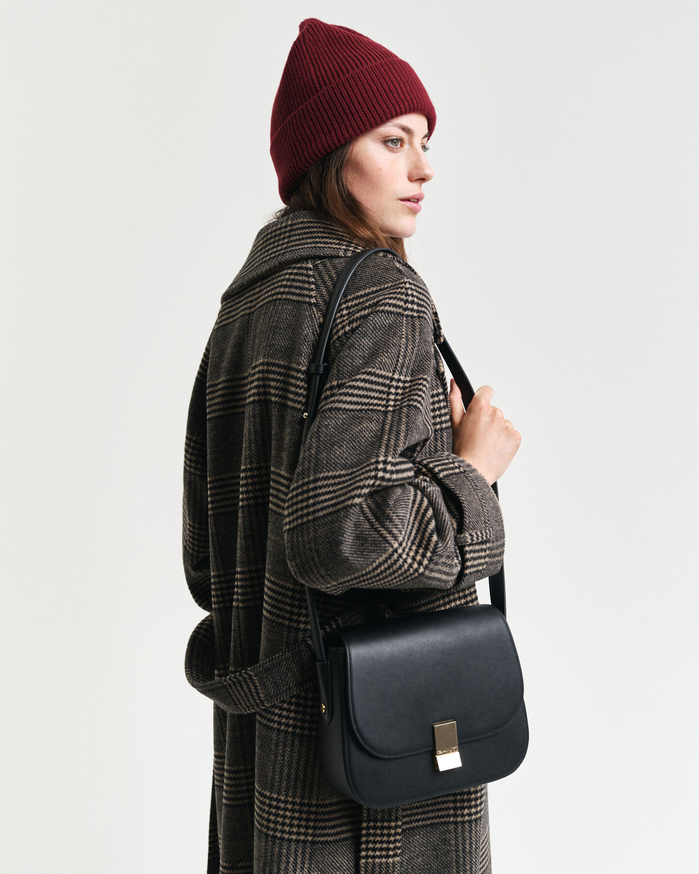 Mala de ombro em pele