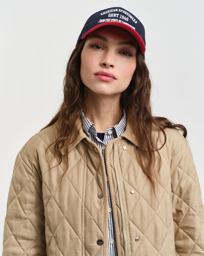 Sobretudo acolchoado com detalhes em bombazina