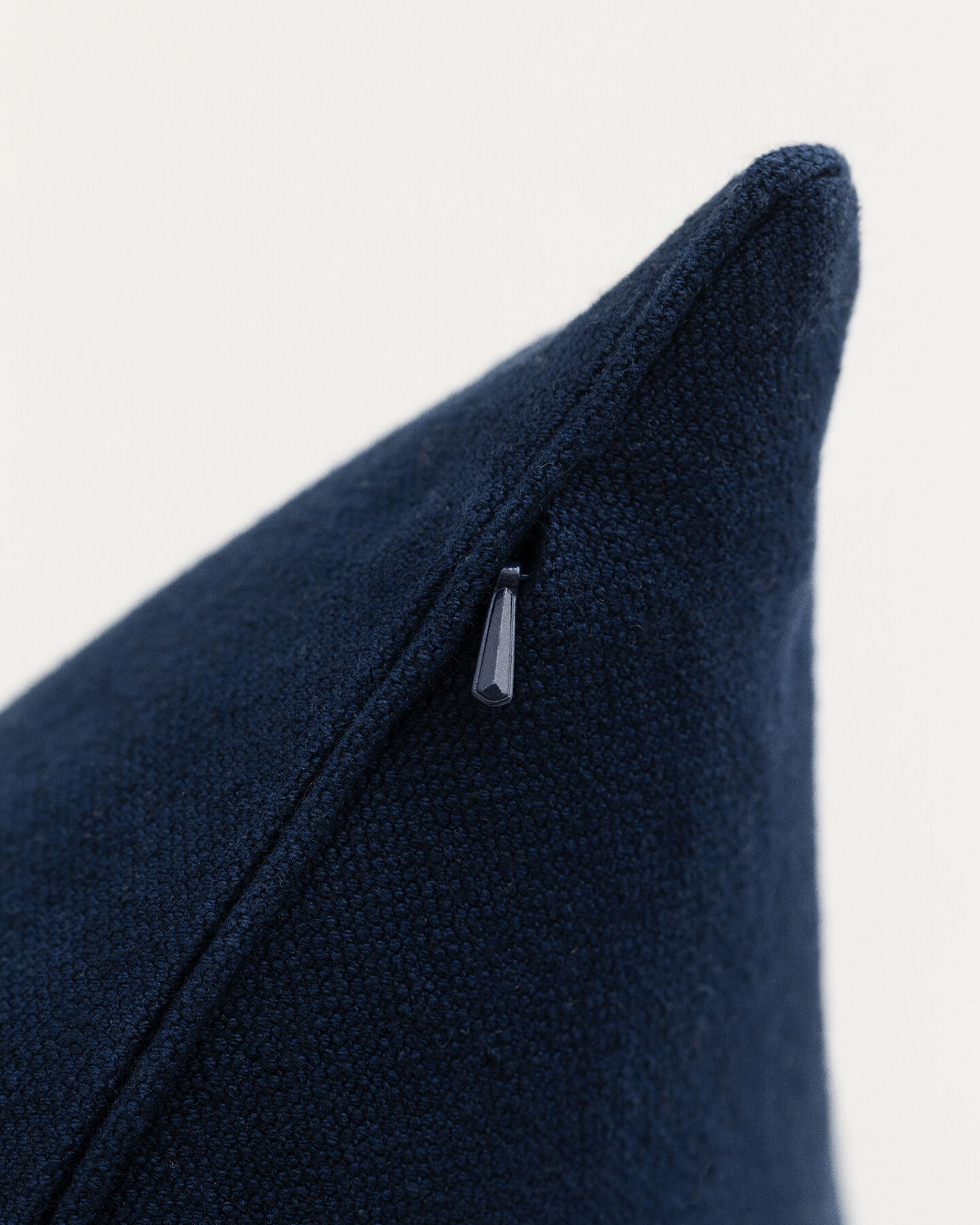 Almofada Archive Shield