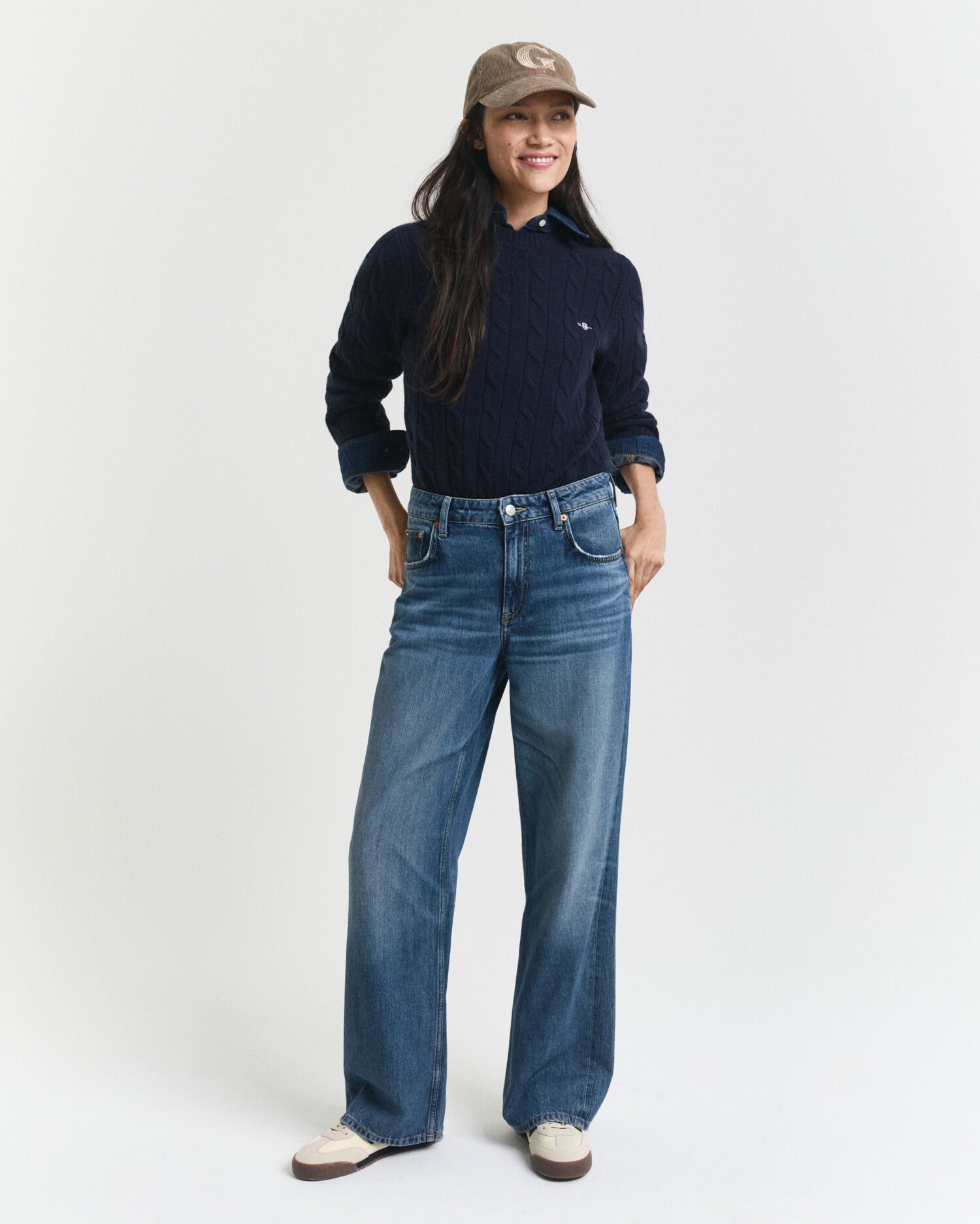 Camisola de malha entrançada de lã com decote redondo