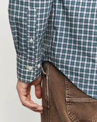 Camisa em popelina com padr&atilde;o de xadrez pequeno regular fit