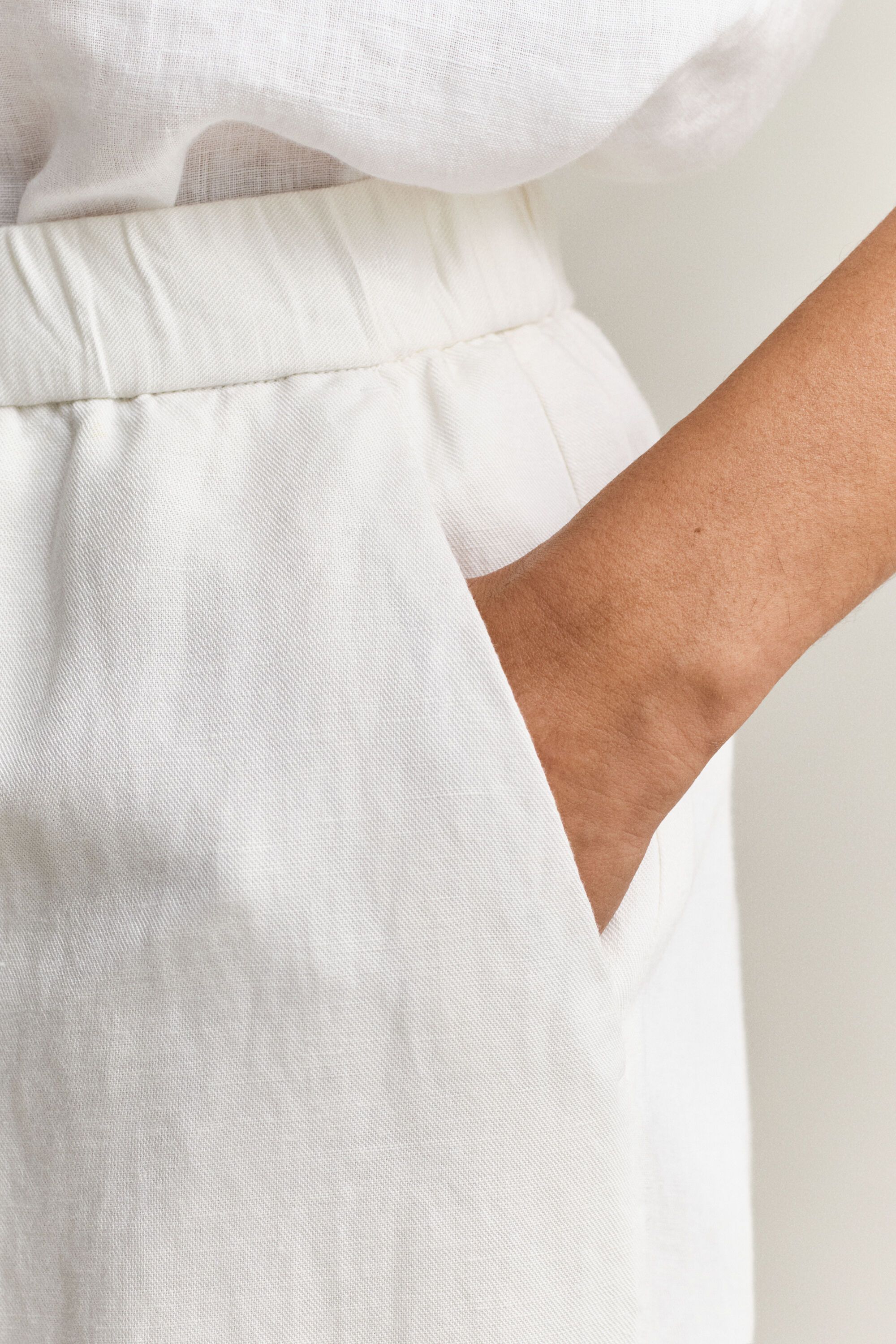 Calças em mistura de linho