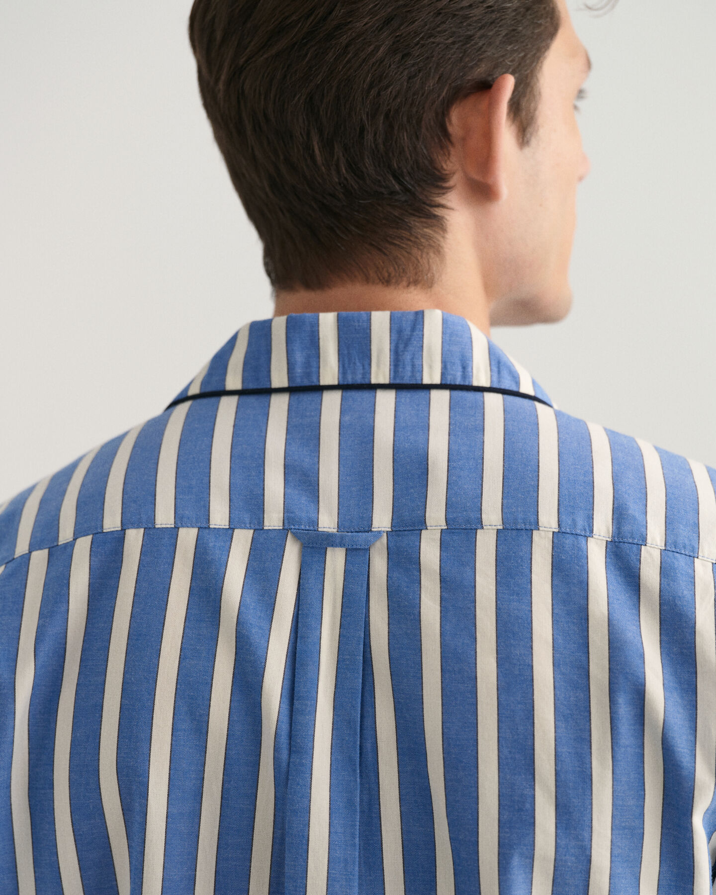 Conjunto de pijama Oxford às riscas