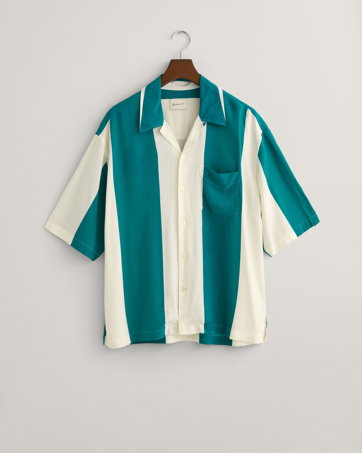 Camisa de manga curta em viscose relaxed fit