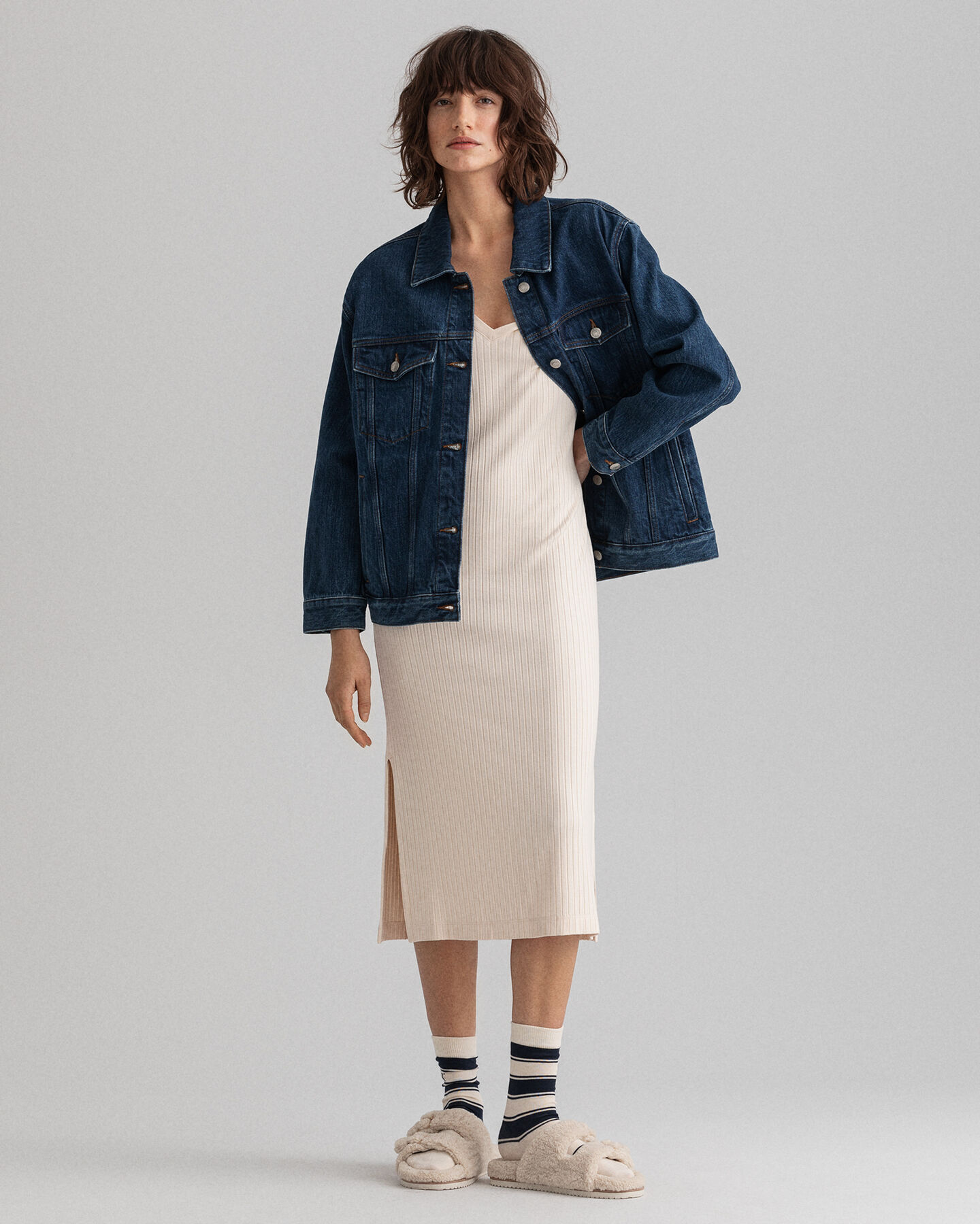 Vestido em jersey com aberturas Detail