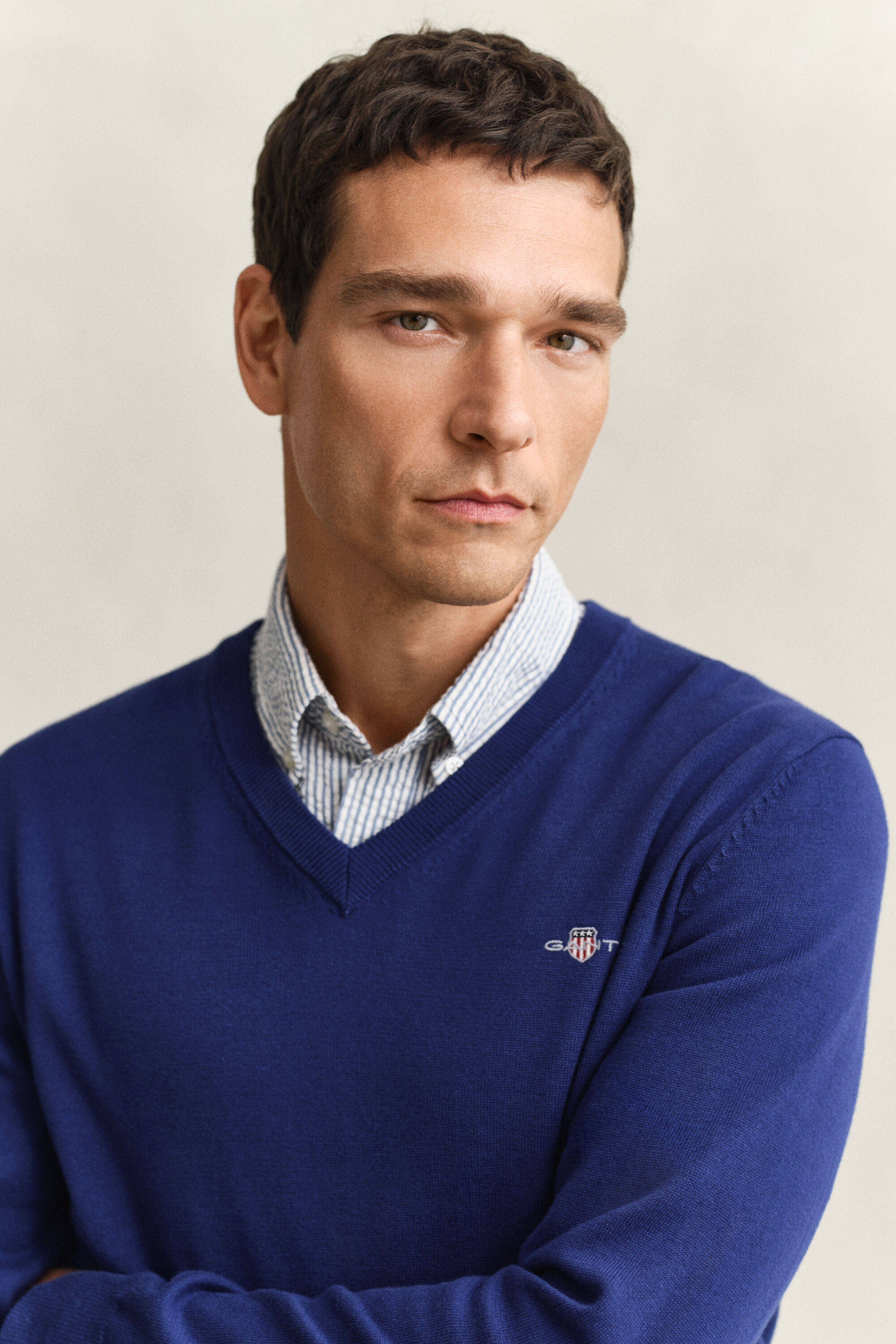 Pulover com decote em V em algodão clássico