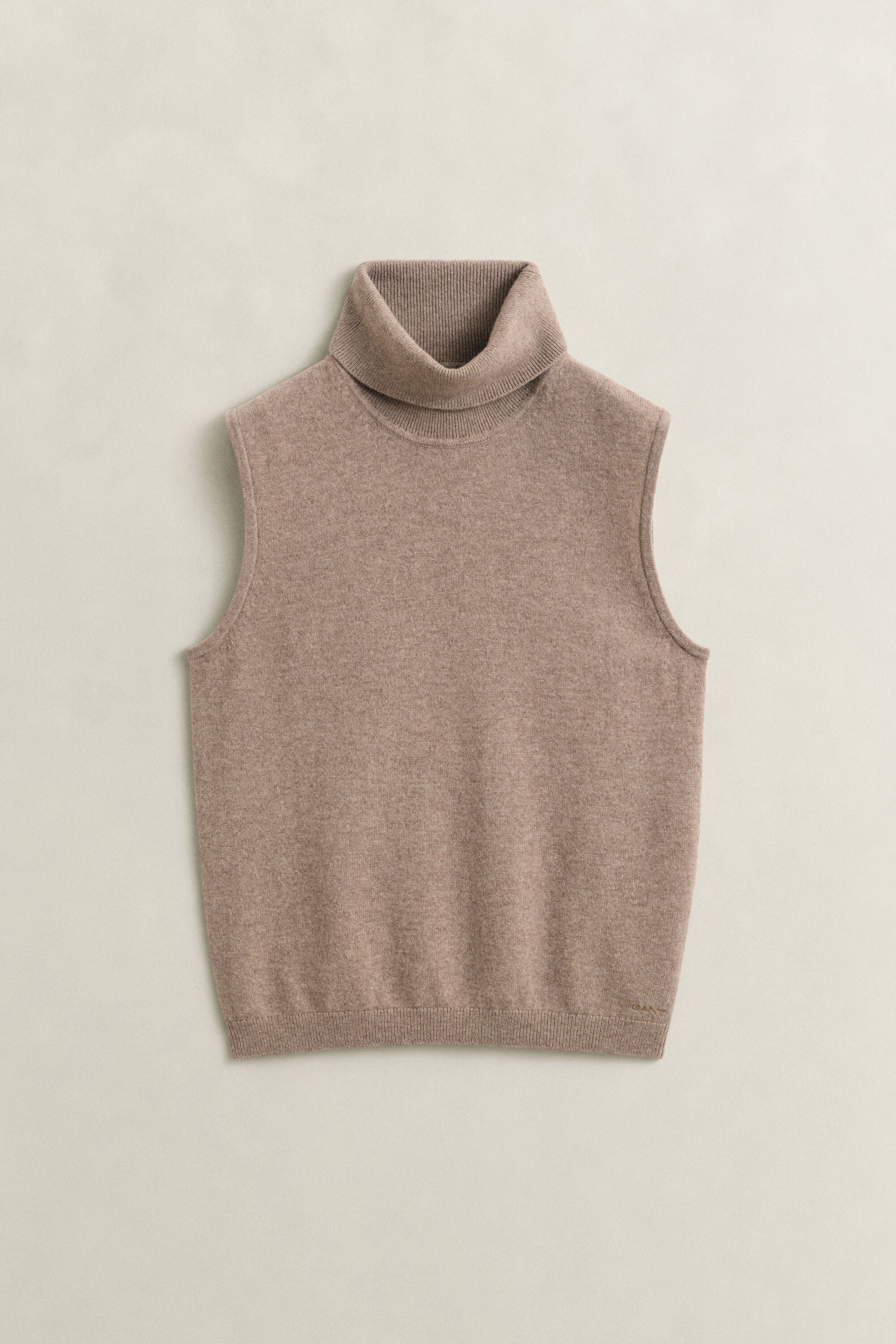 Camisola de malha com gola alta sem mangas