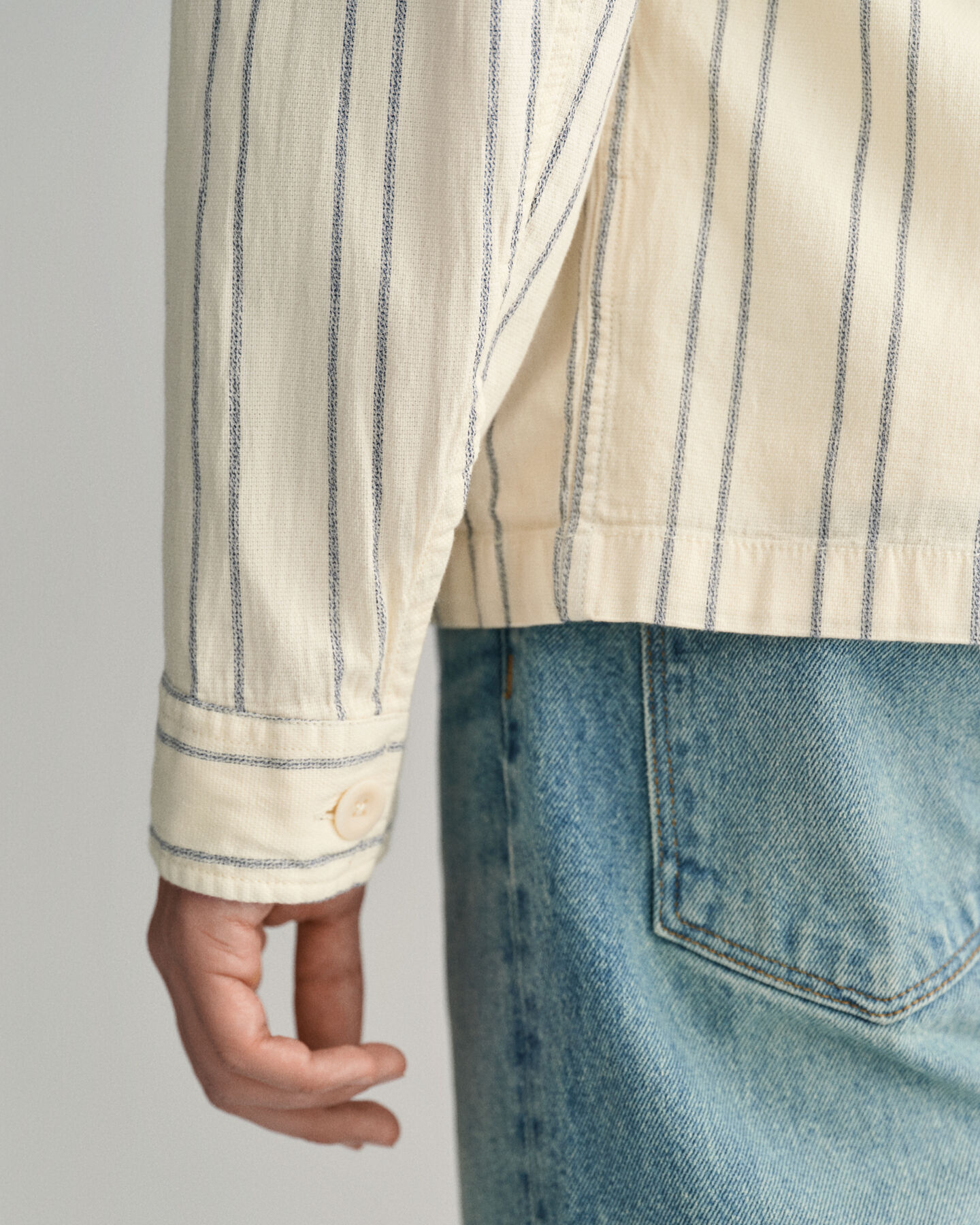 Sobrecamisa às riscas