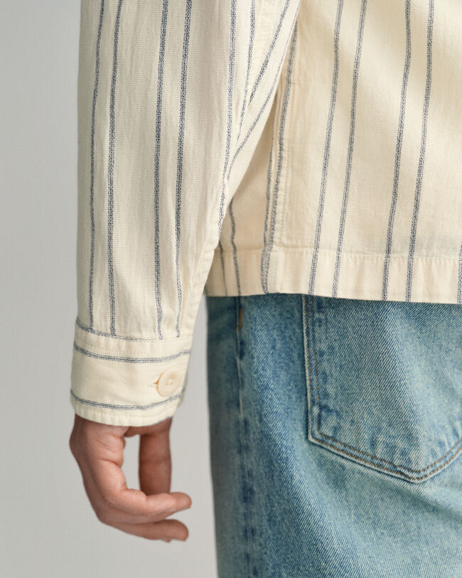 Sobrecamisa às riscas