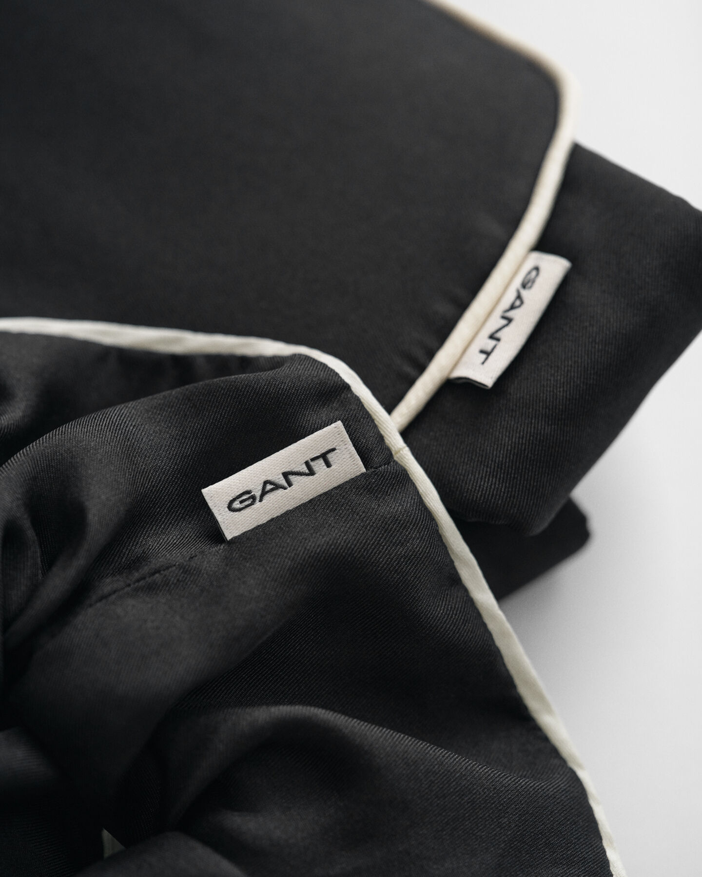 Conjunto de oferta com máscara para dormir e scrunchie em seda