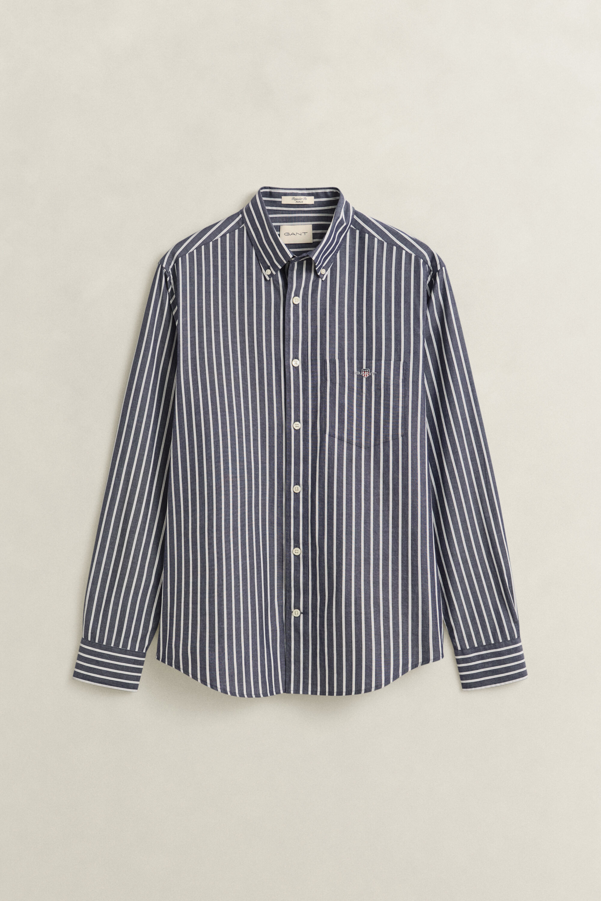 Camisa em popelina às riscas