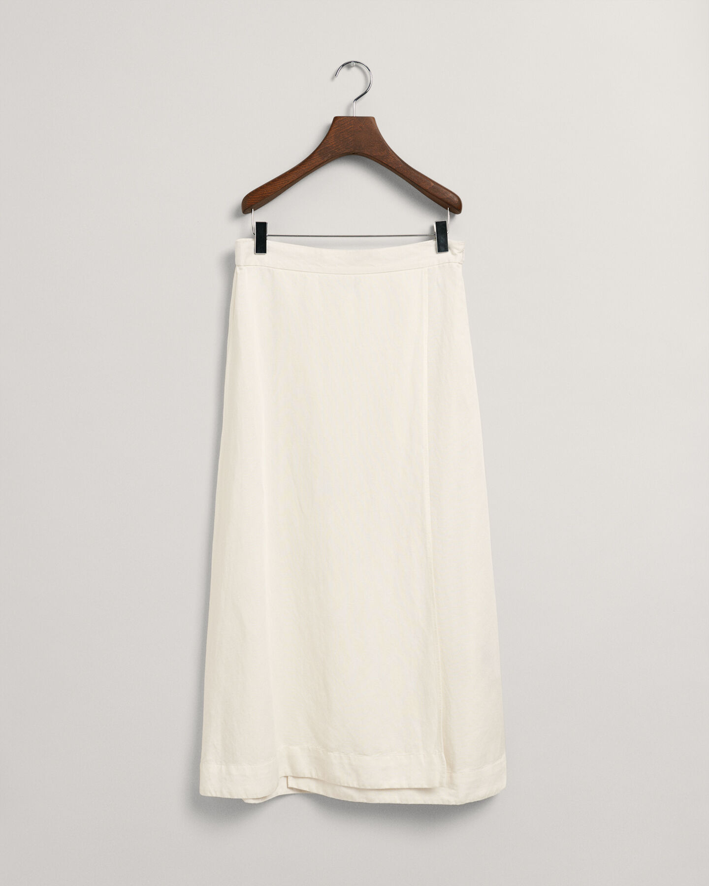 Saia de comprimento médio em linho e viscose