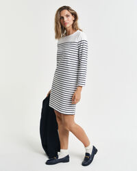 Vestido com decote redondo e riscas de marinheiro