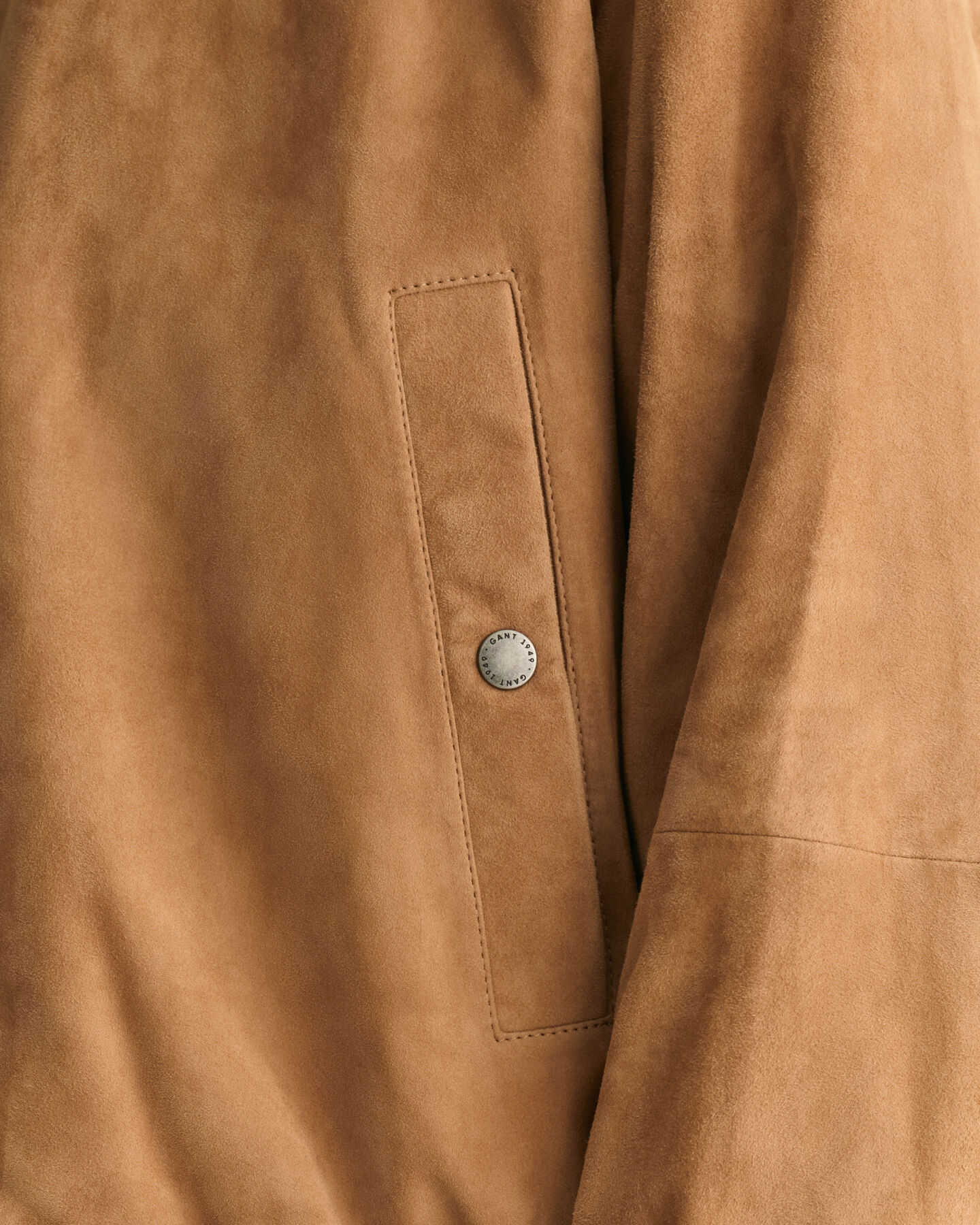 Blusão bomber em camurça