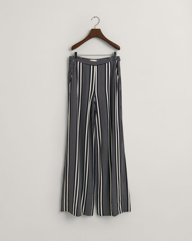 Calças com estampado às riscas e perna larga regular fit