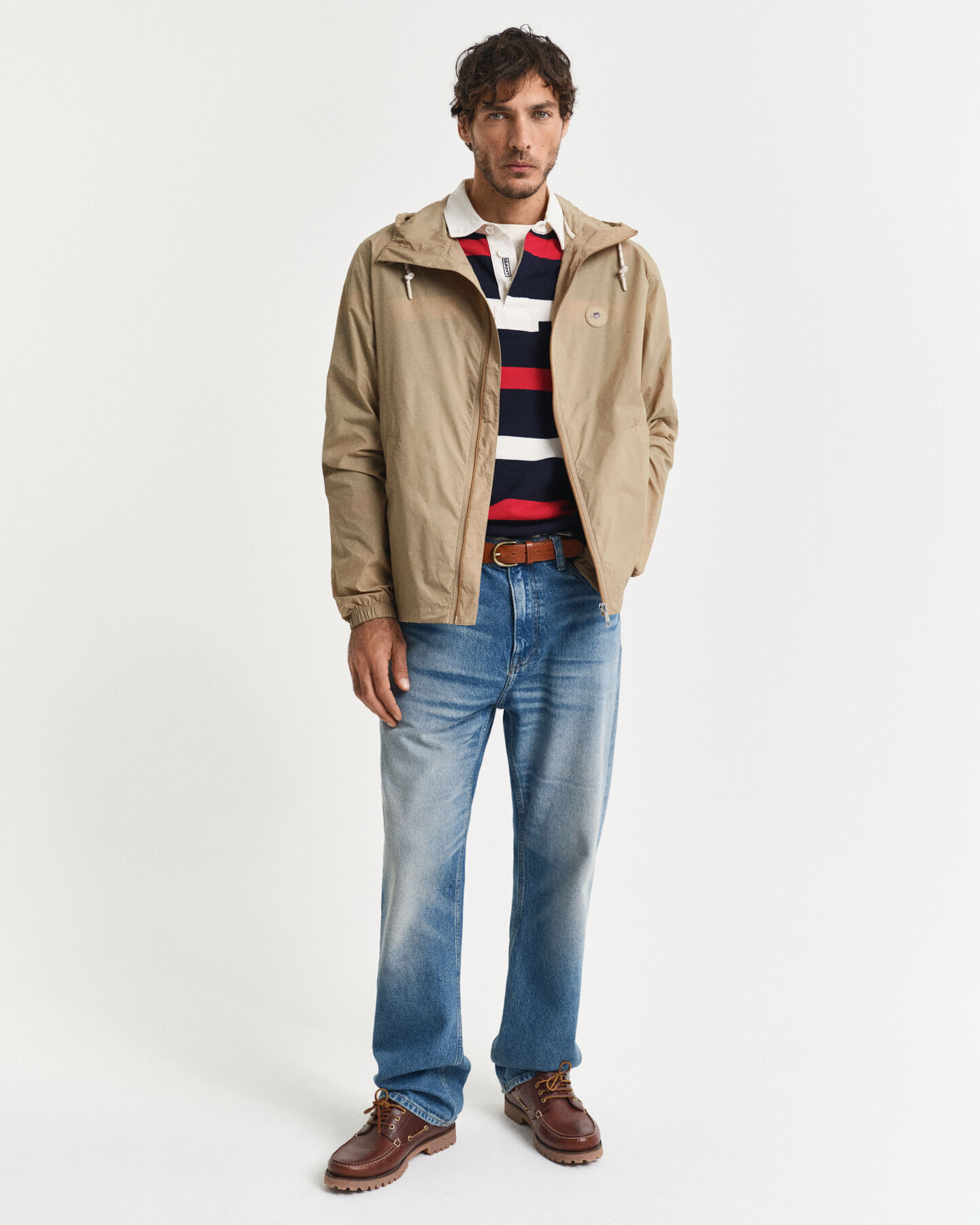 Casaco Windbreaker compactável leve