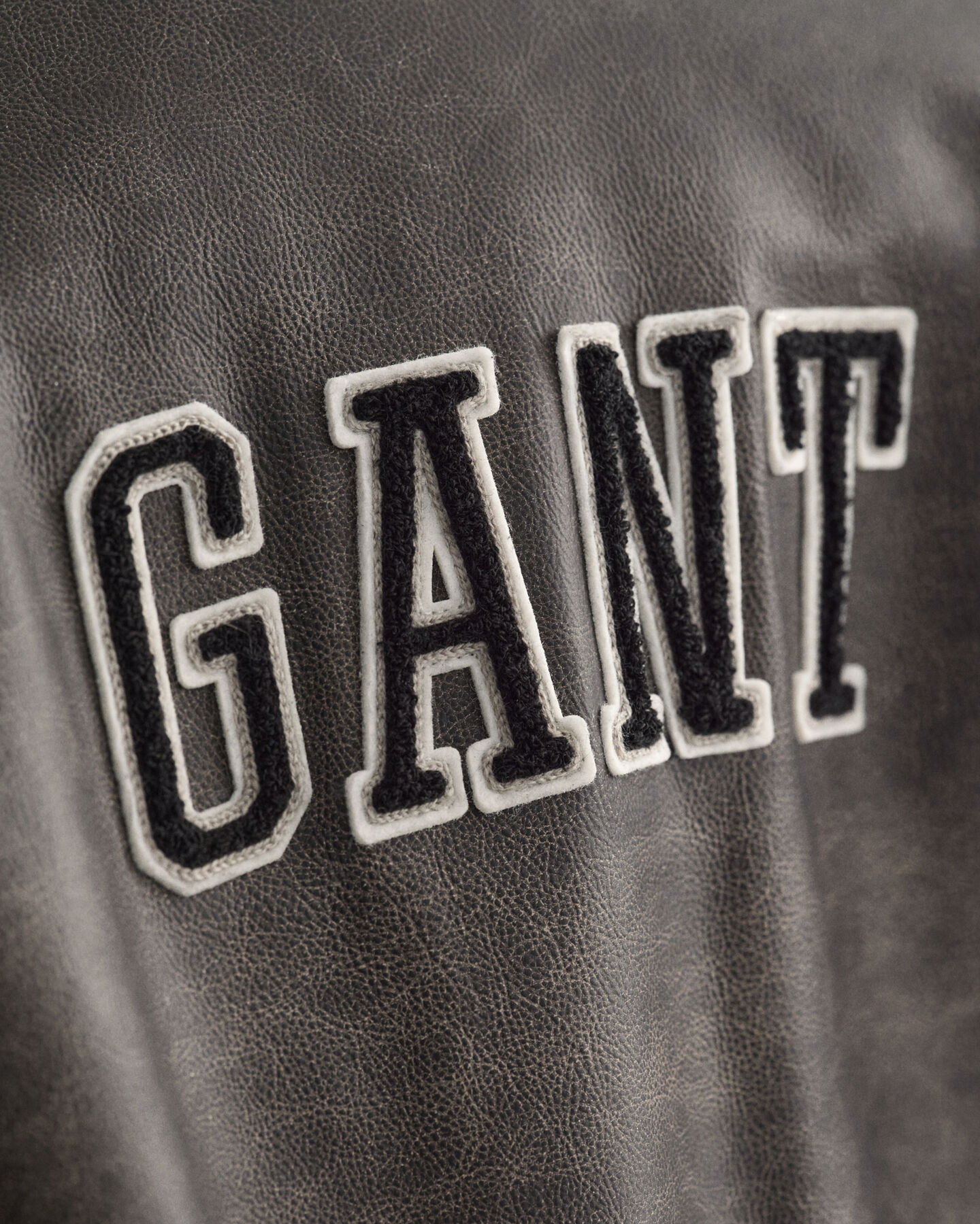 GANT Varsity Jacket em pele