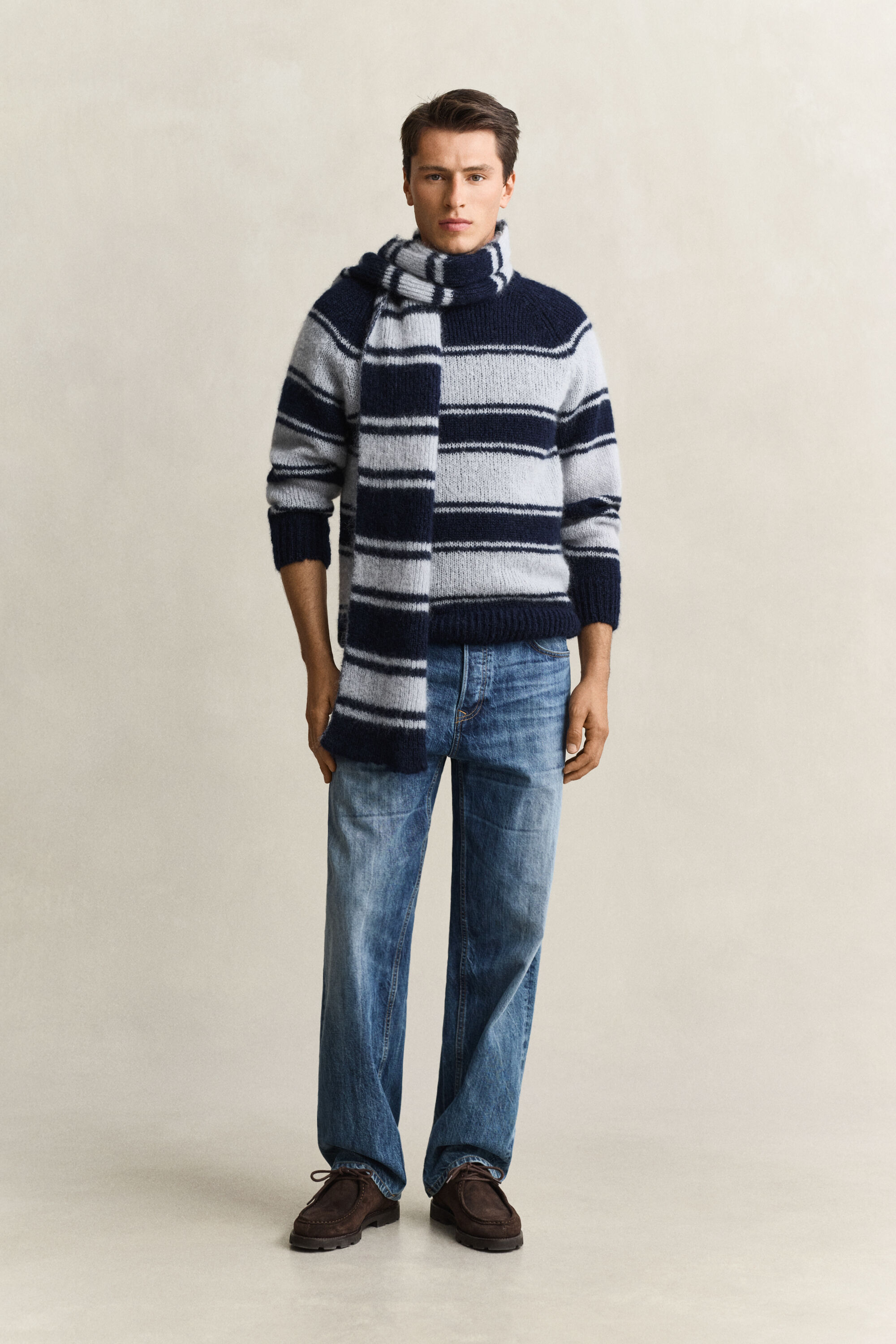 Camisola de malha com decote redondo em mistura de Mohair às riscas
