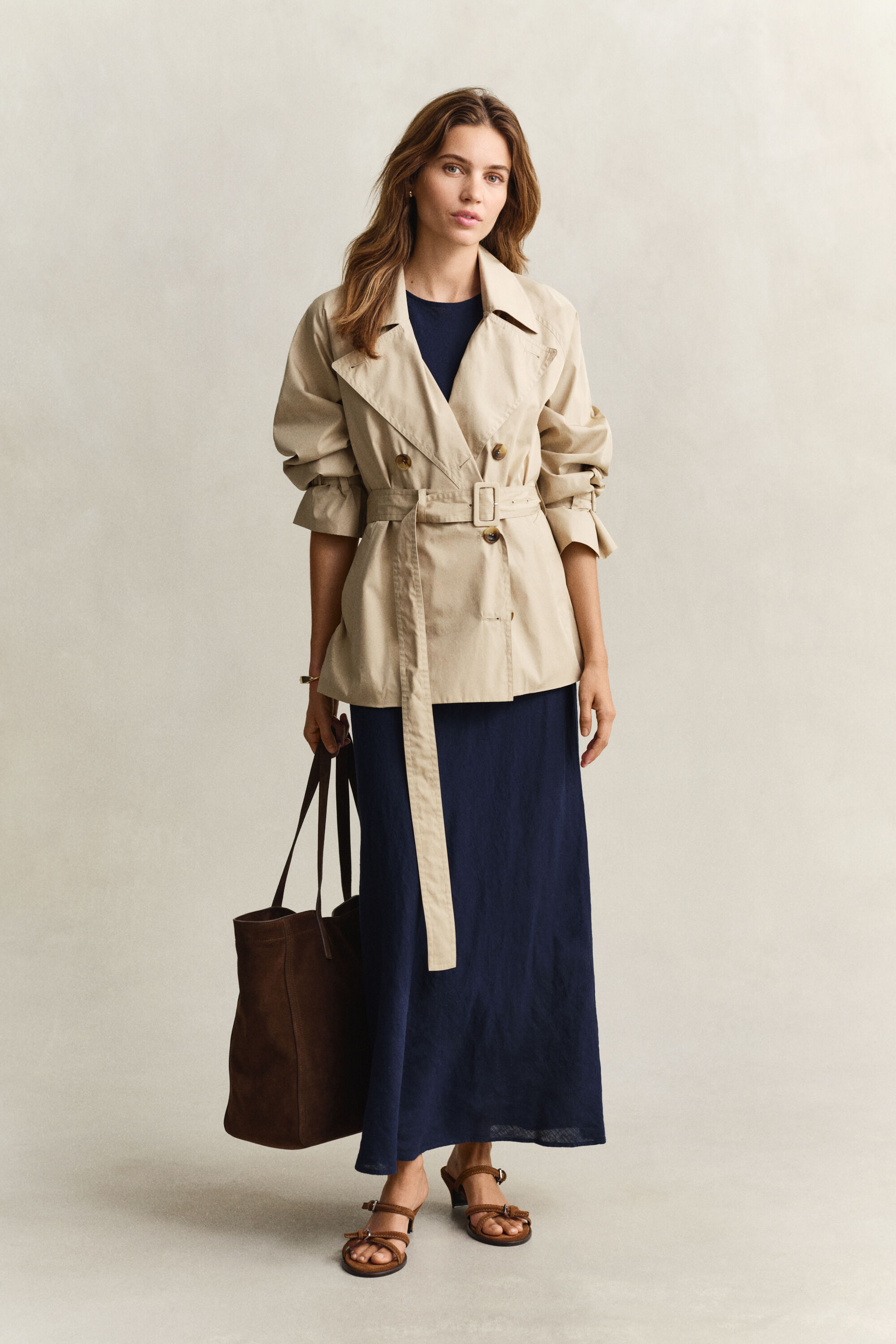 Vestido médio em linho com corte enviesado