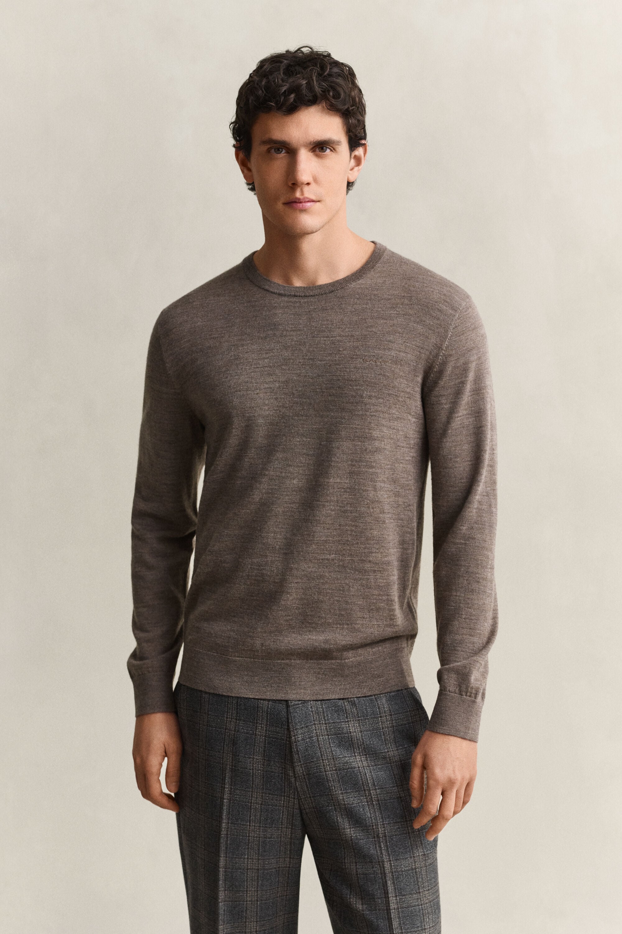 Camisola de malha com decote redondo em lã de merino