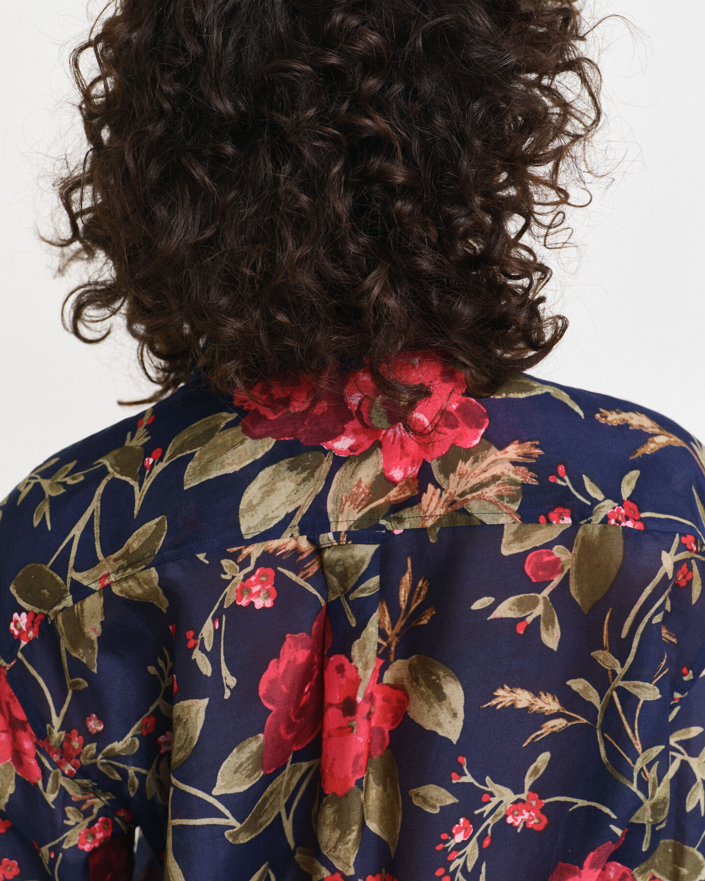 Camisa em seda e algod&atilde;o com estampado Rose relaxed fit