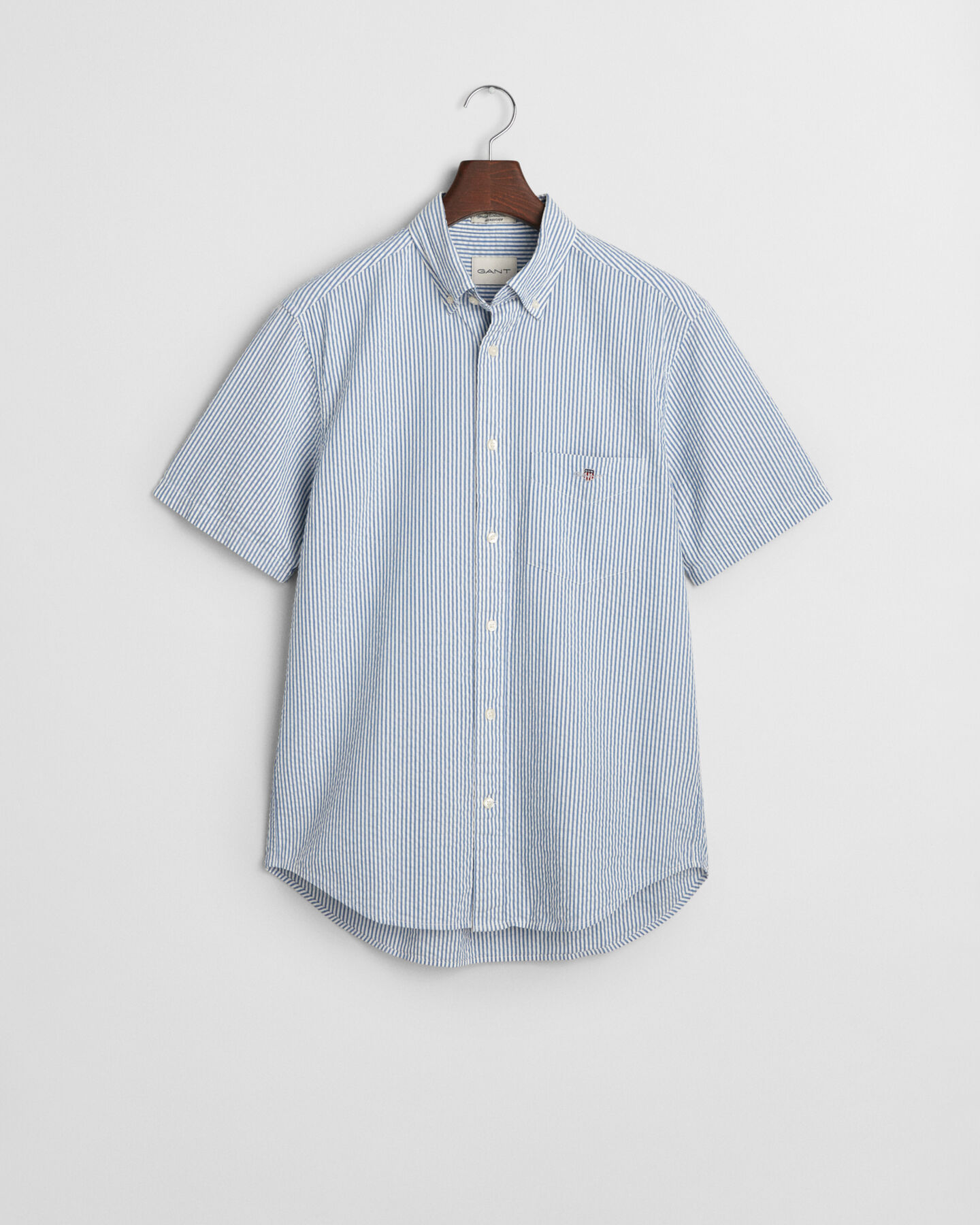 Camisa Seersucker de manga curta às riscas regular fit