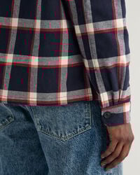 Sobrecamisa em flanela com padrão de xadrez