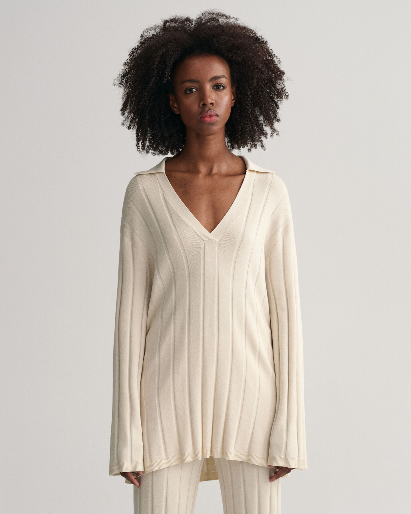 Pulover de malha com colarinho aberto