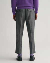 Cal&ccedil;as afuniladas com padr&atilde;o espinha de peixe