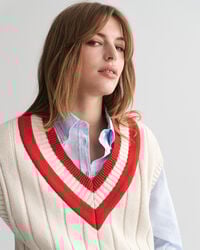 Colete com decote em V contrastante