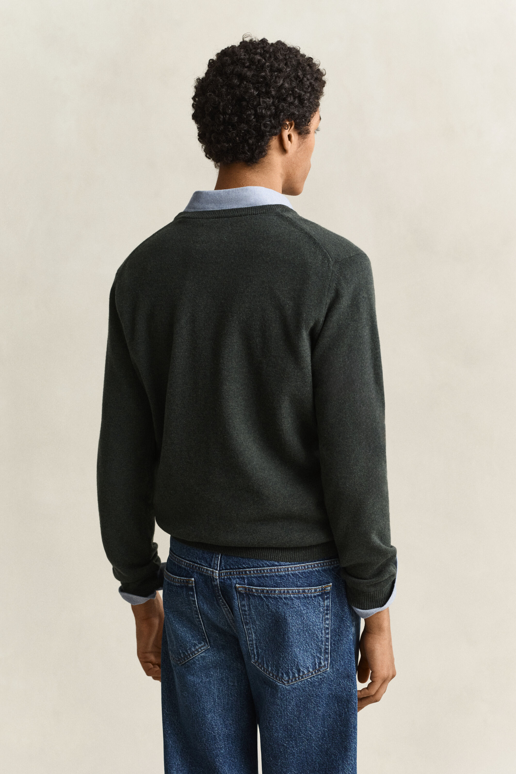 Pullover com decote em V em lã