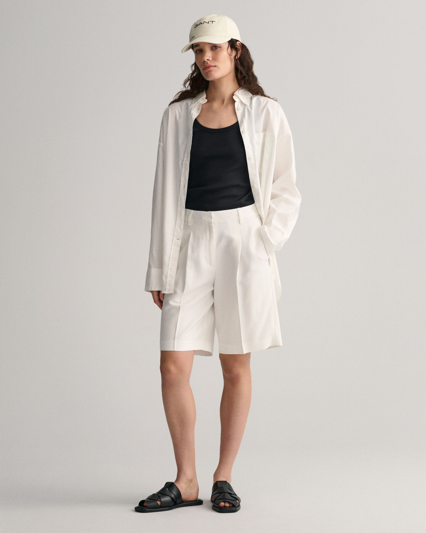 Cal&ccedil;&otilde;es com pregas relaxed fit