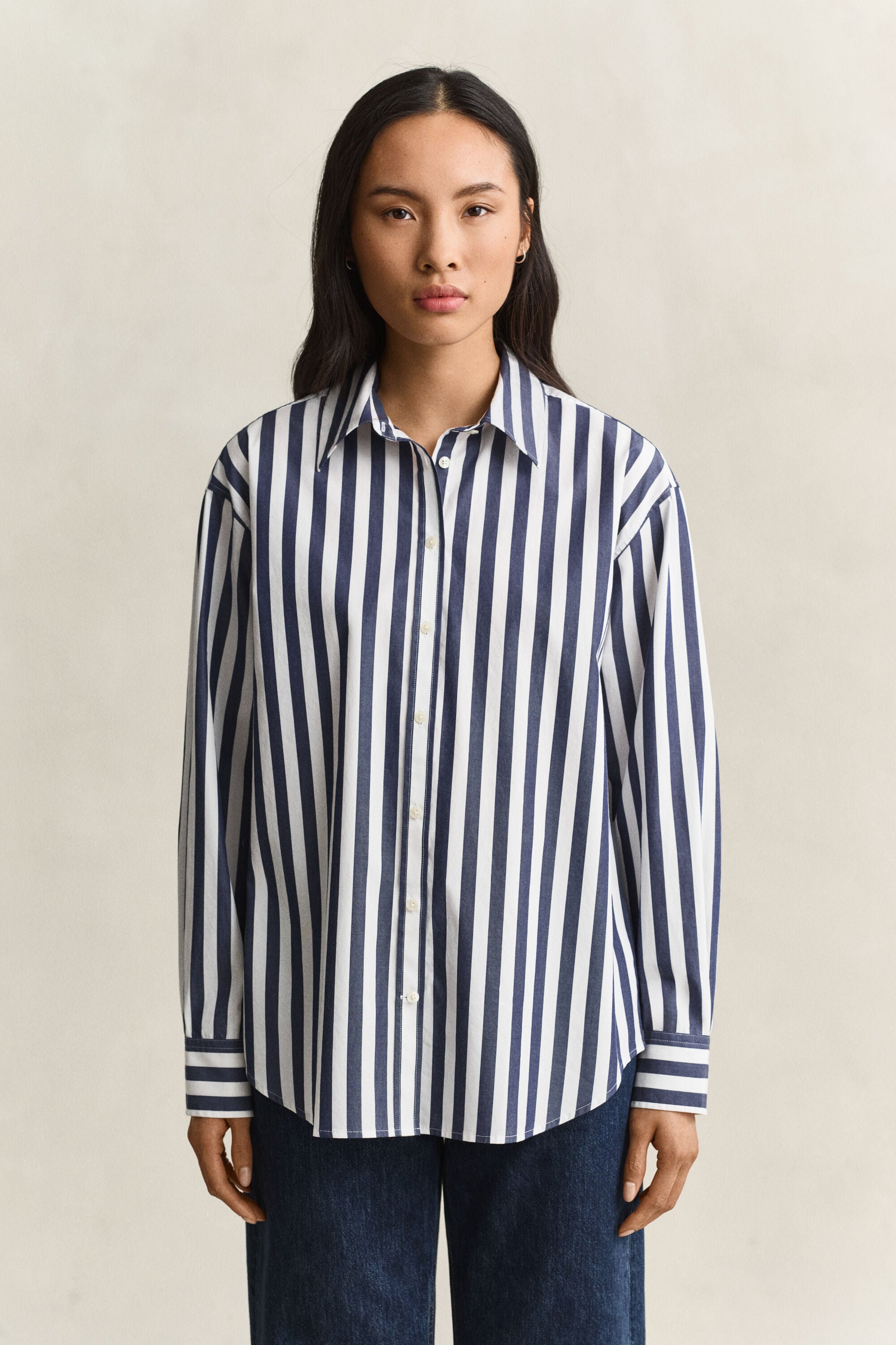 Camisa em popelina às riscas relaxed fit