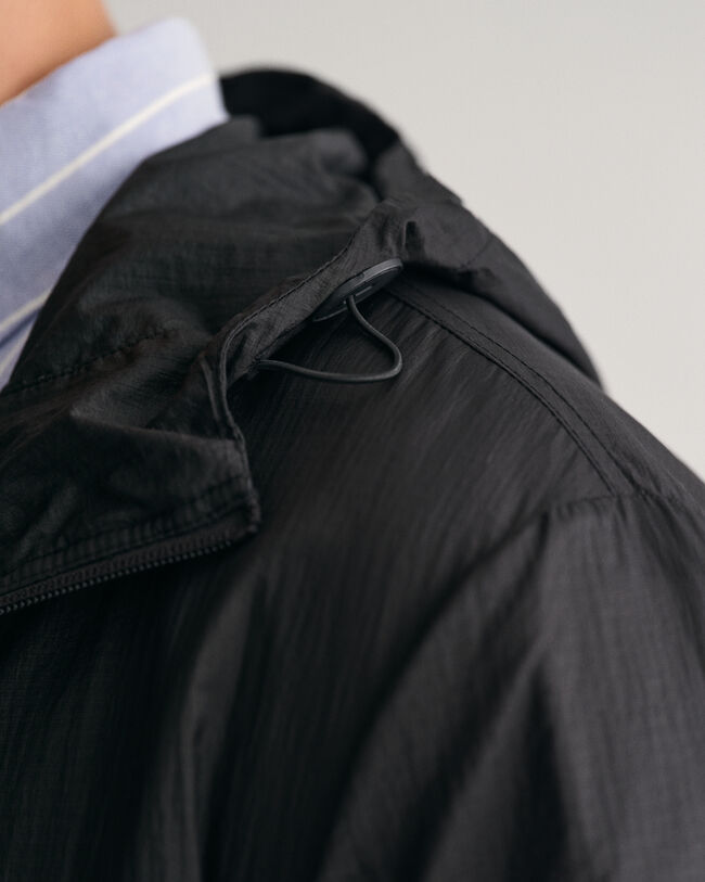 Casaco Windbreaker leve compact&aacute;vel