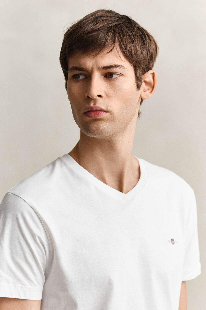 T-shirt com decote em V Shield slim fit