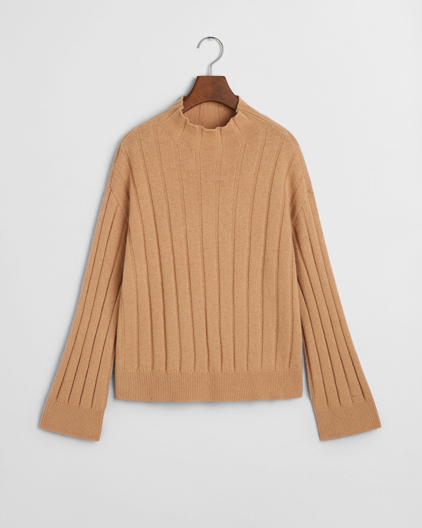 Camisola de malha com gola estilo mao em l&atilde; com canelado largo