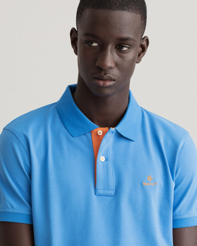 Rugger piqué com colarinho contrastante