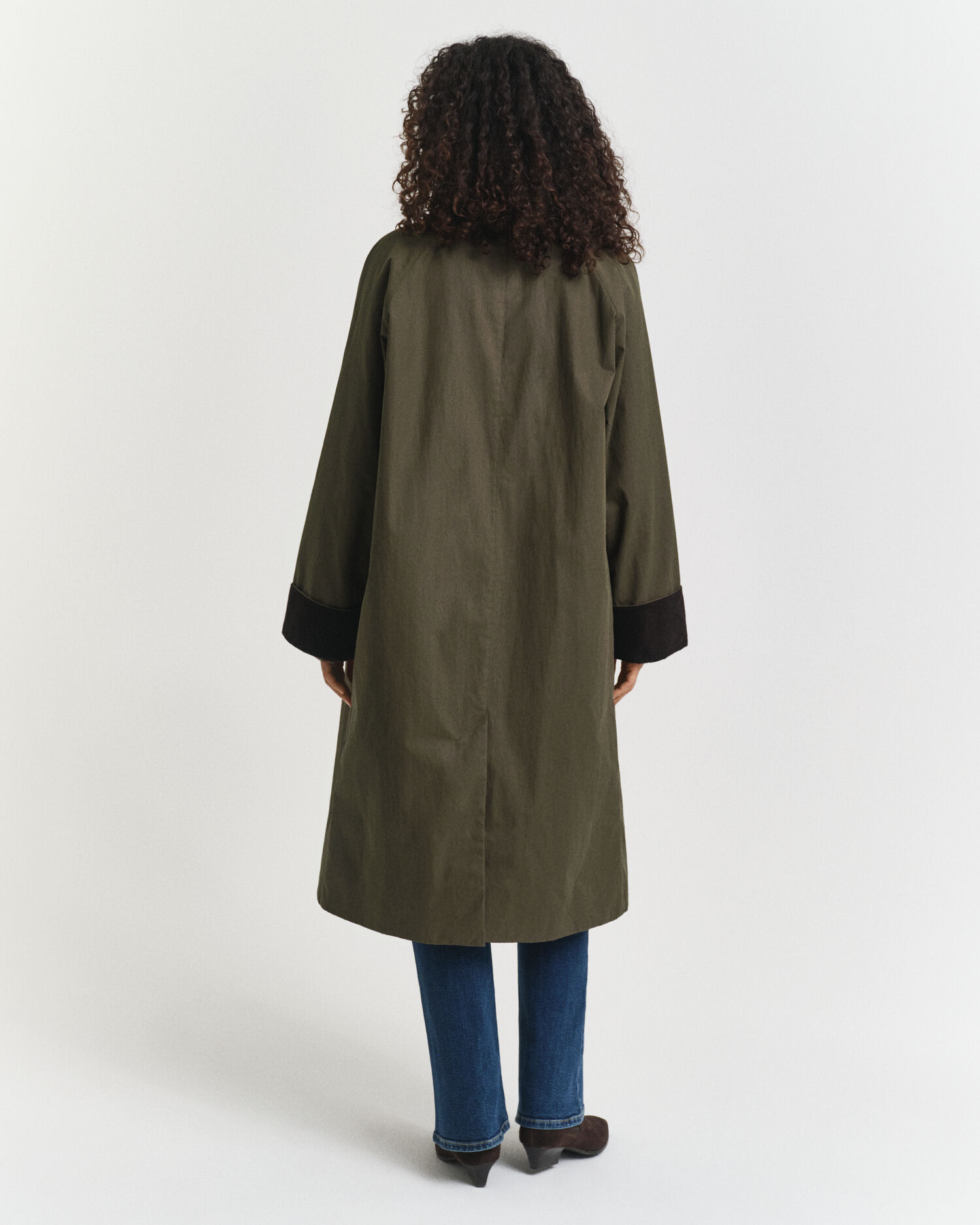 Gabardina em algodão com acabamento encerado