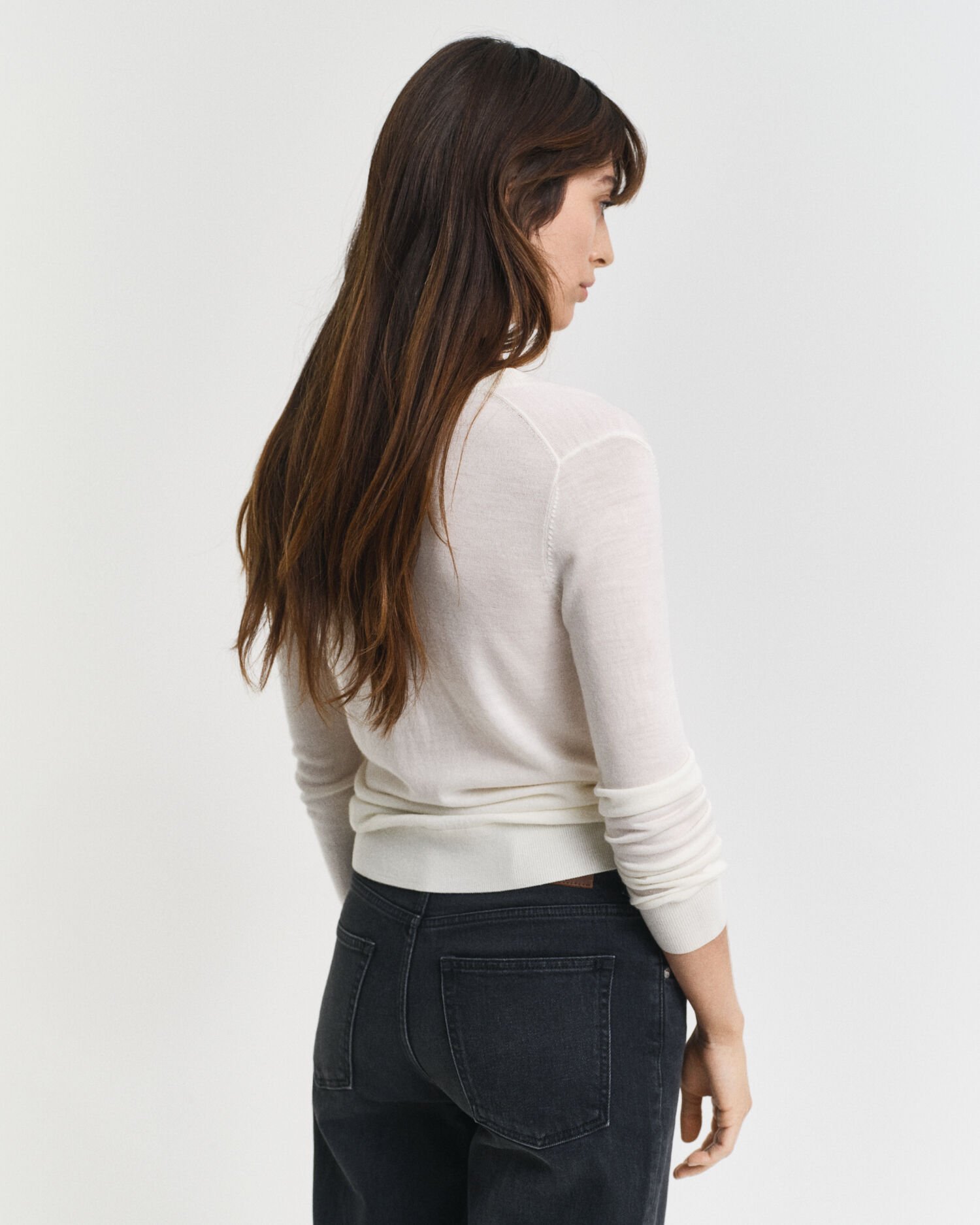 Pullover com decote em V em lã de merino extrafina