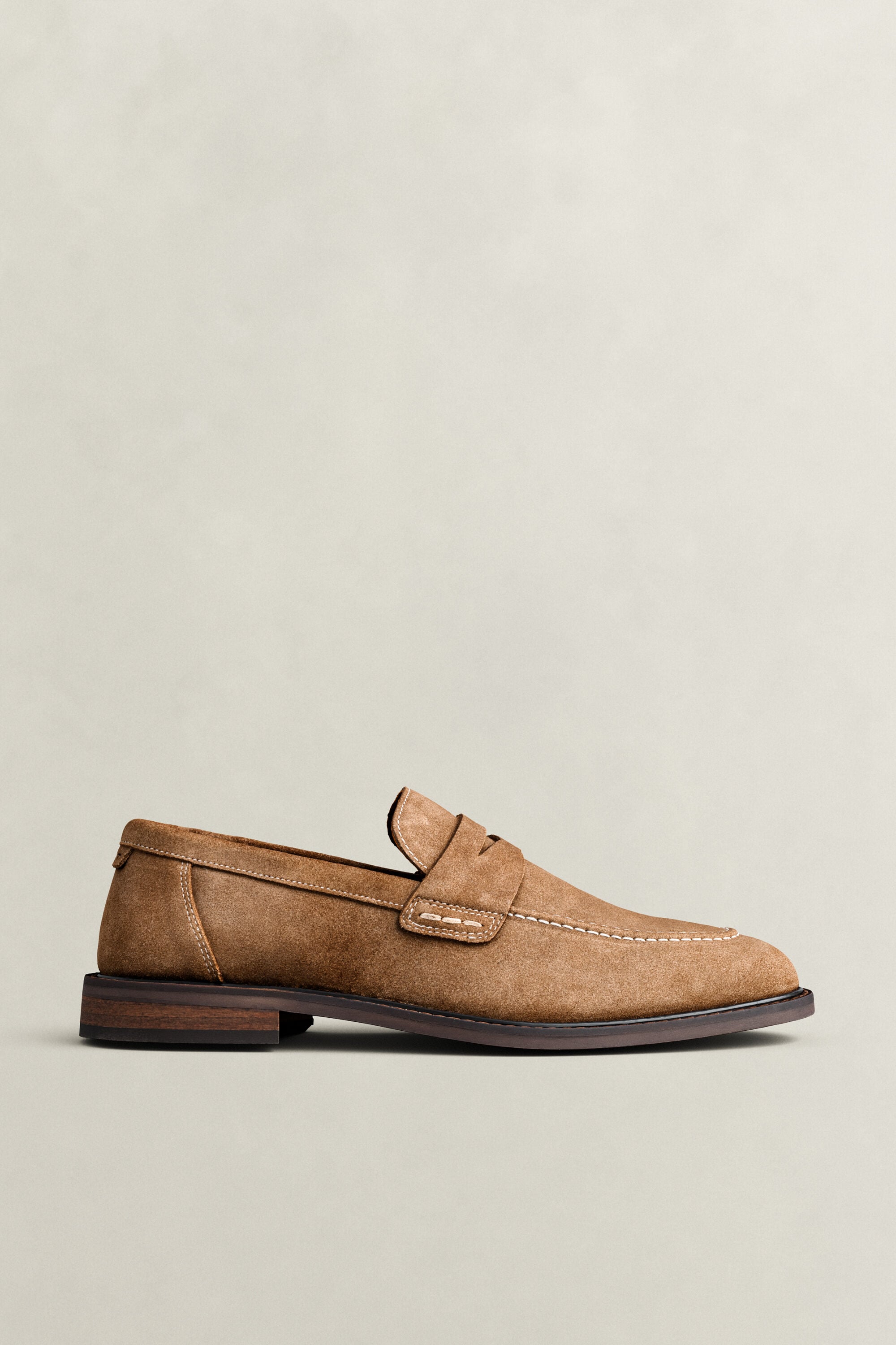 Loafers em camurça Lozham