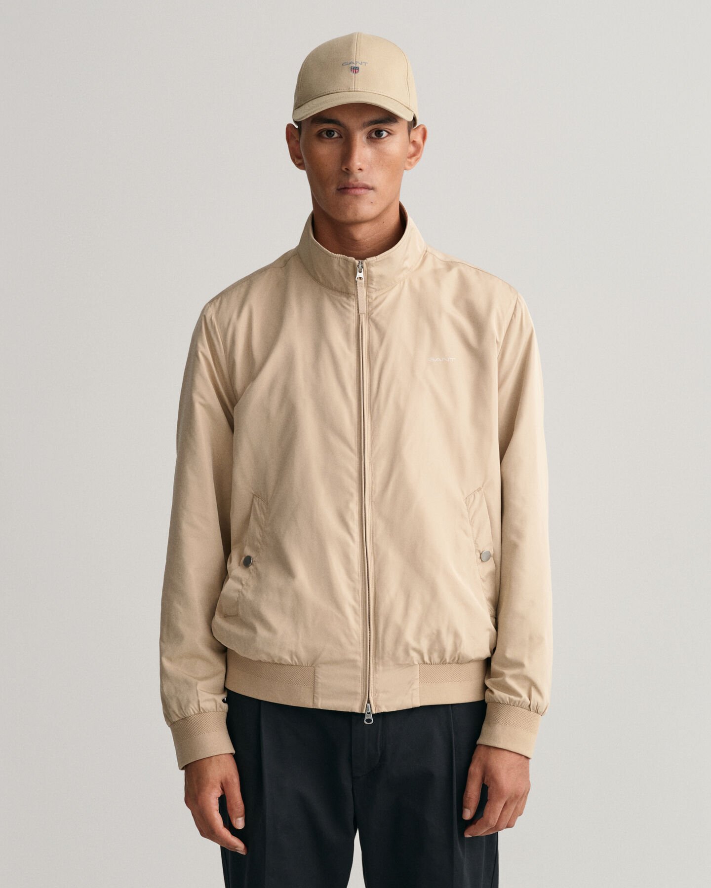 Boné alto em sarja de algodão