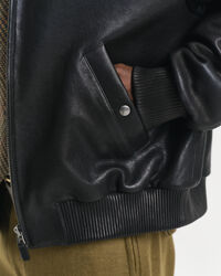 Casaco Harrington em pele