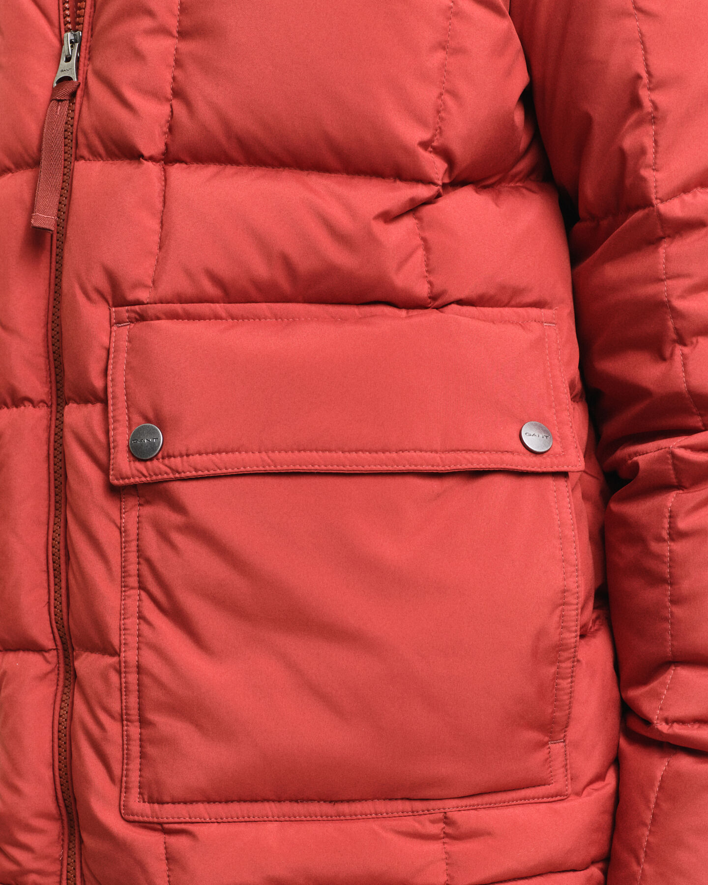 Blus&atilde;o de penas m&eacute;dio