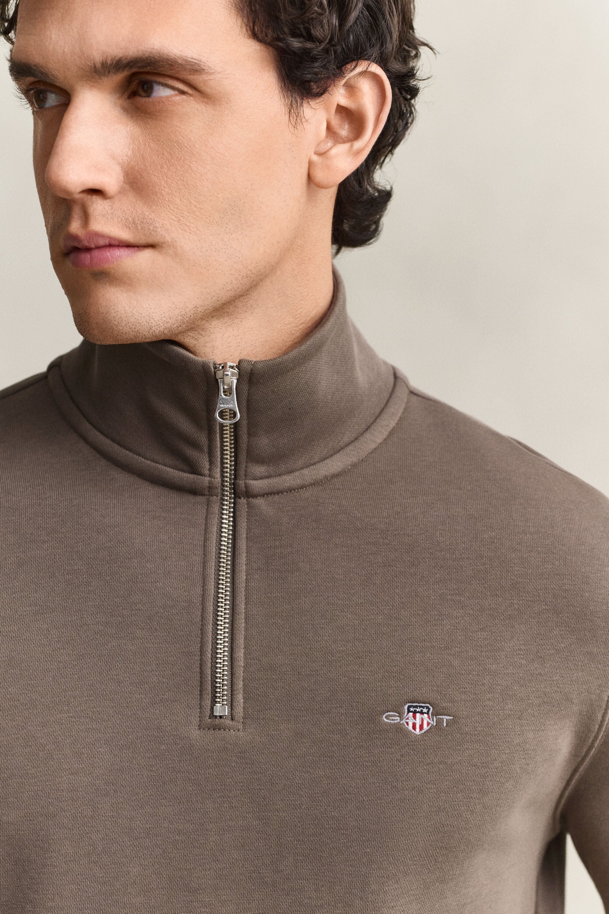Sweatshirt com meio fecho Shield