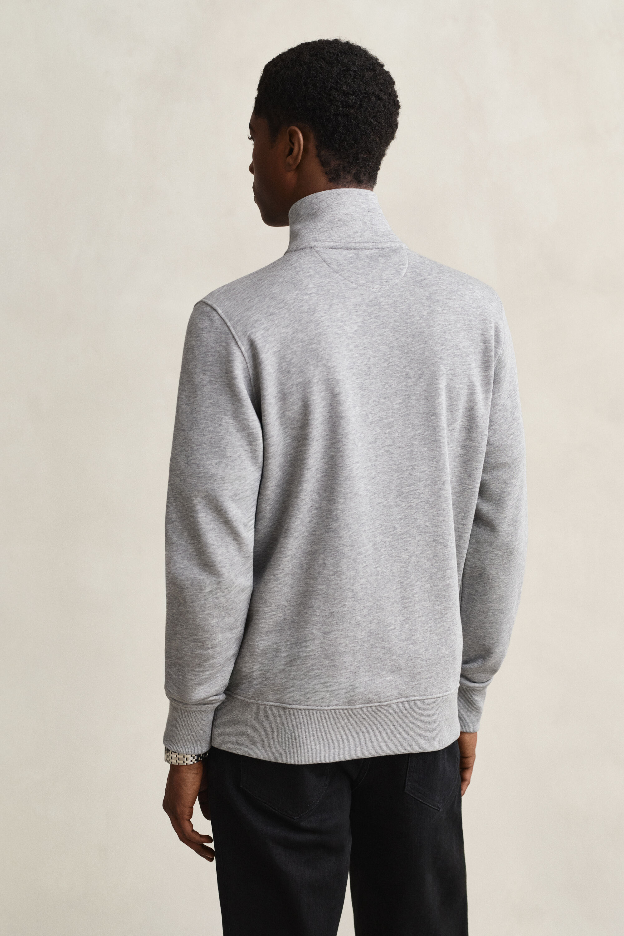 Sweatshirt com capuz e fecho de correr Shield