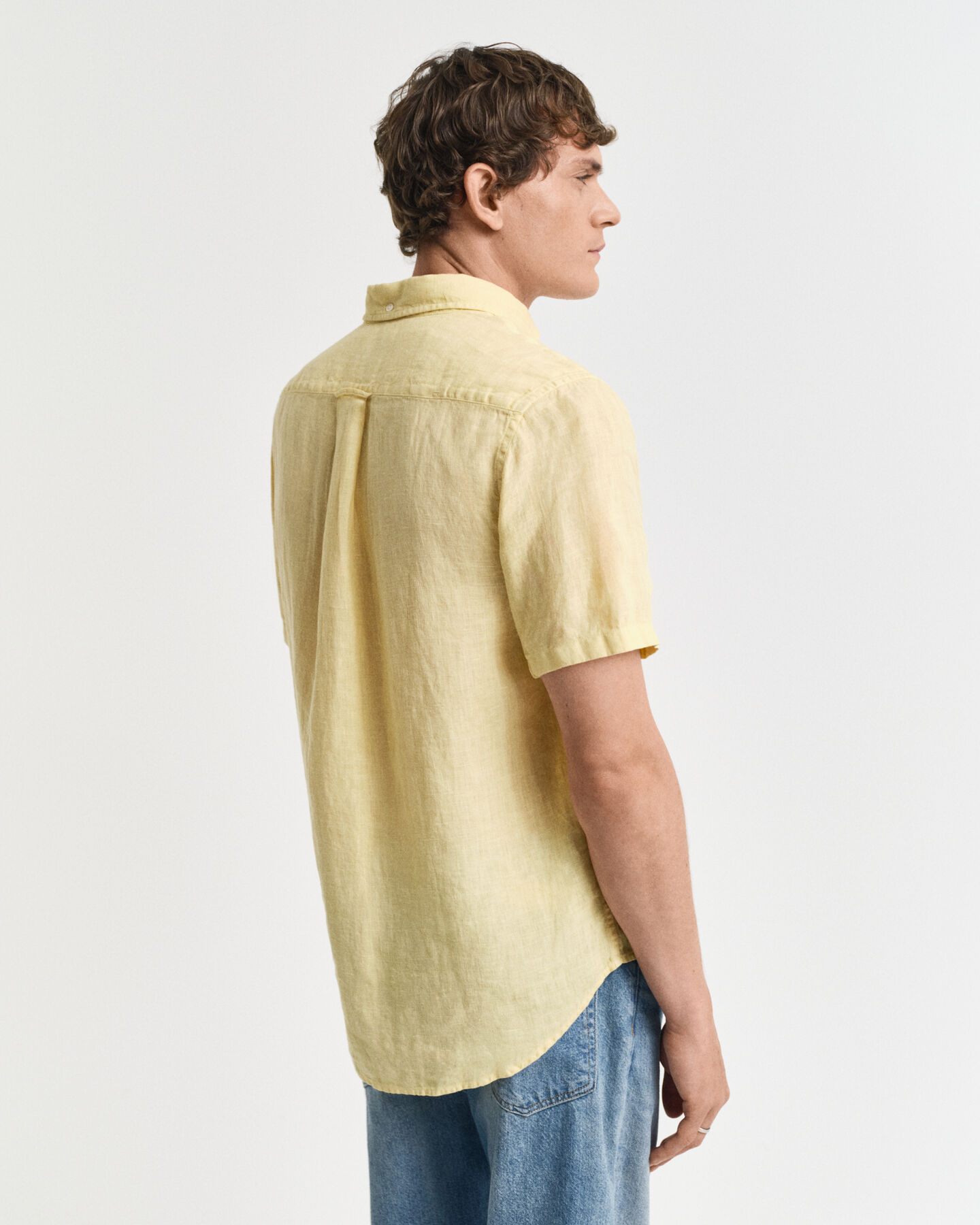 Camisa de linho tingida com manga curta regular fit