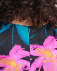 Blusa com mangas volumosas e estampado Floral