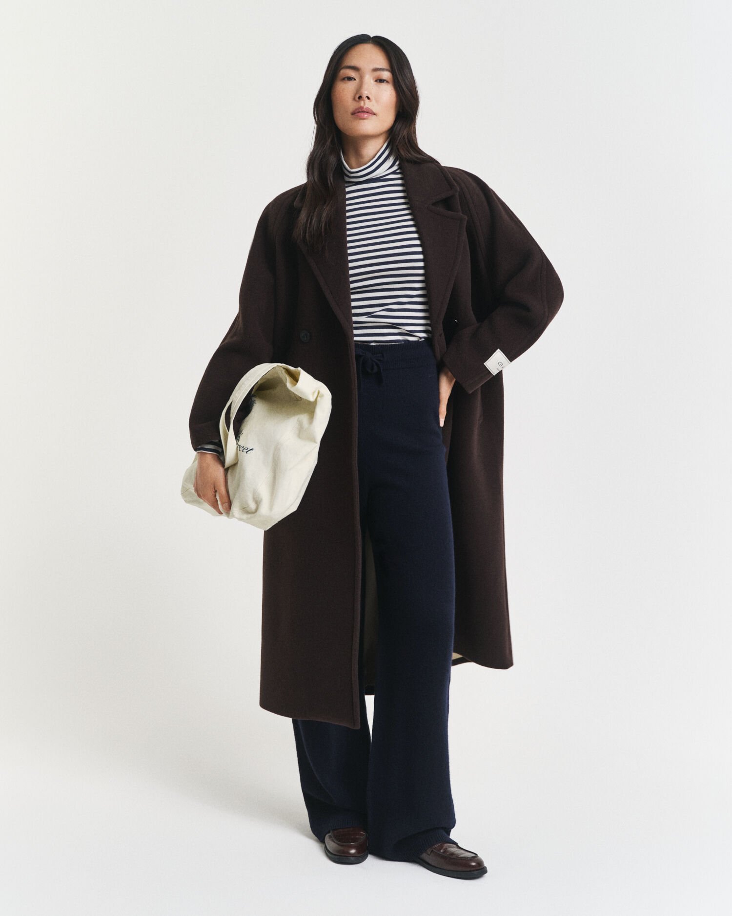 Top com gola alta em algodão leve às riscas