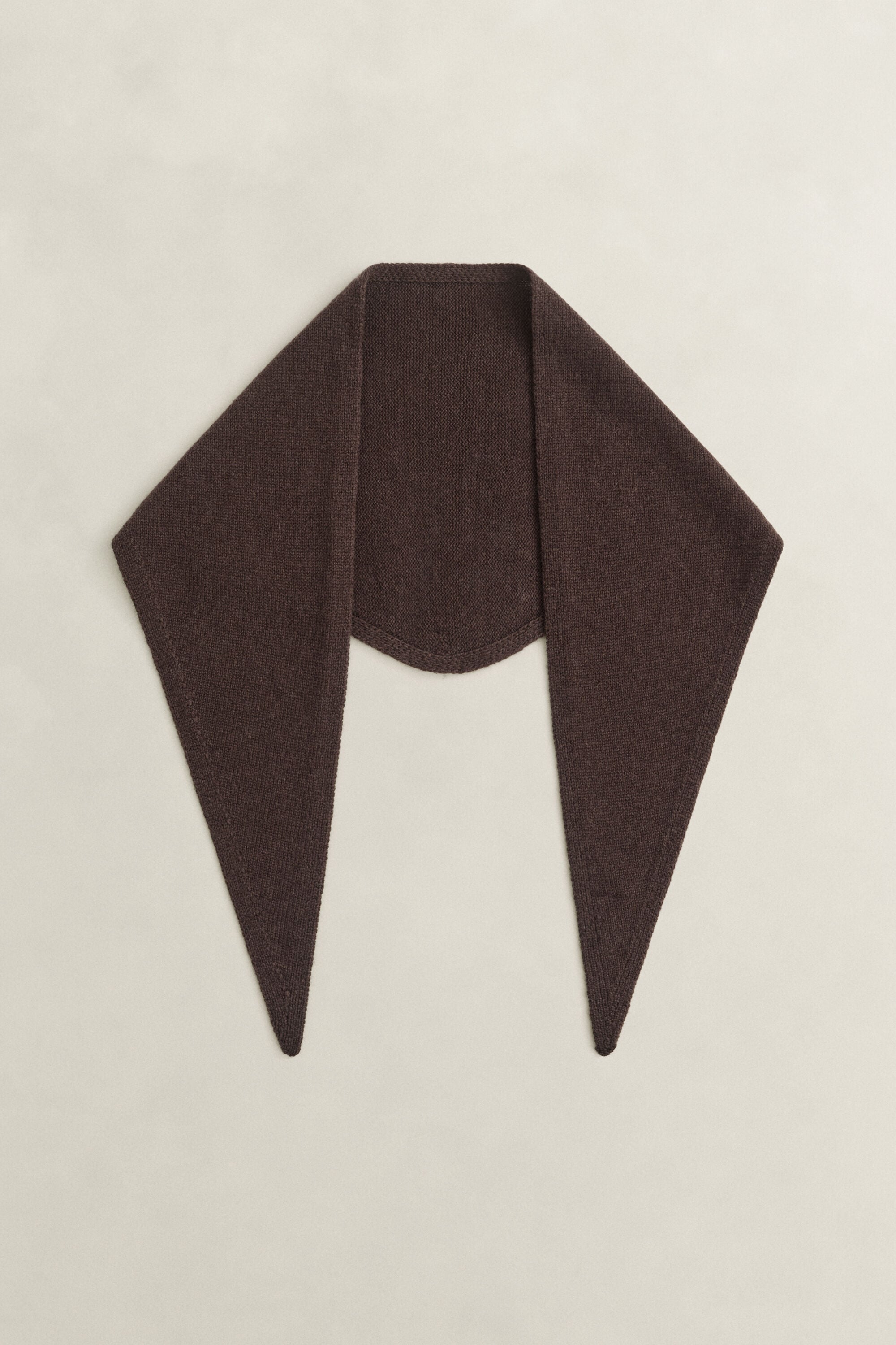 Cachecol triangular em lã e caxemira