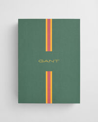 Caixa de presente com pijama em cetim às riscas